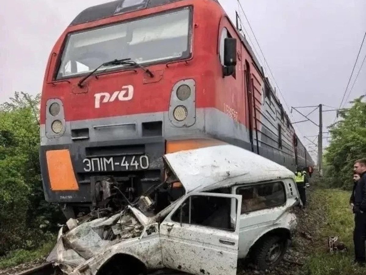Шесть человек погибли после ДТП на переезде в Еврейской автономной области